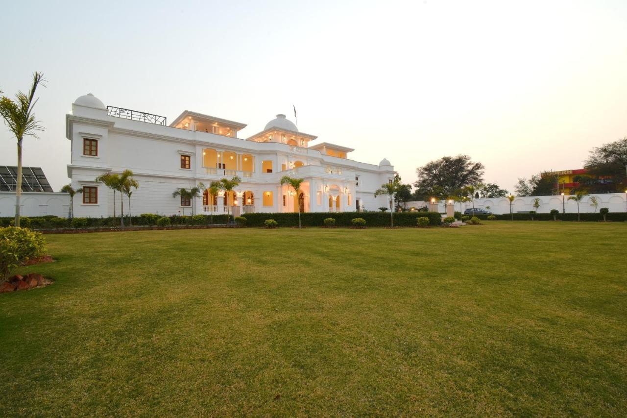 Umaid Farm Resort- A Legancy Vintage Stay In Джайпур Екстериор снимка