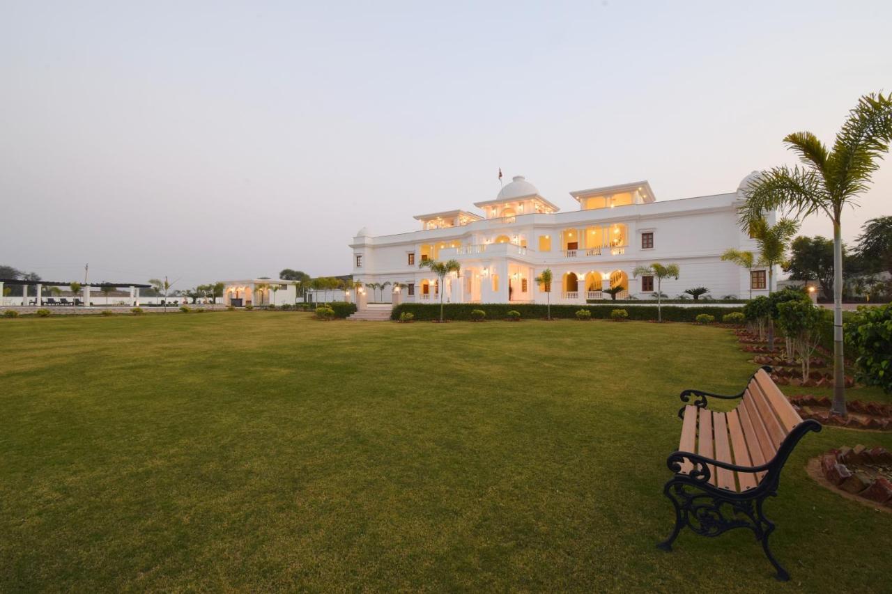 Umaid Farm Resort- A Legancy Vintage Stay In Джайпур Екстериор снимка