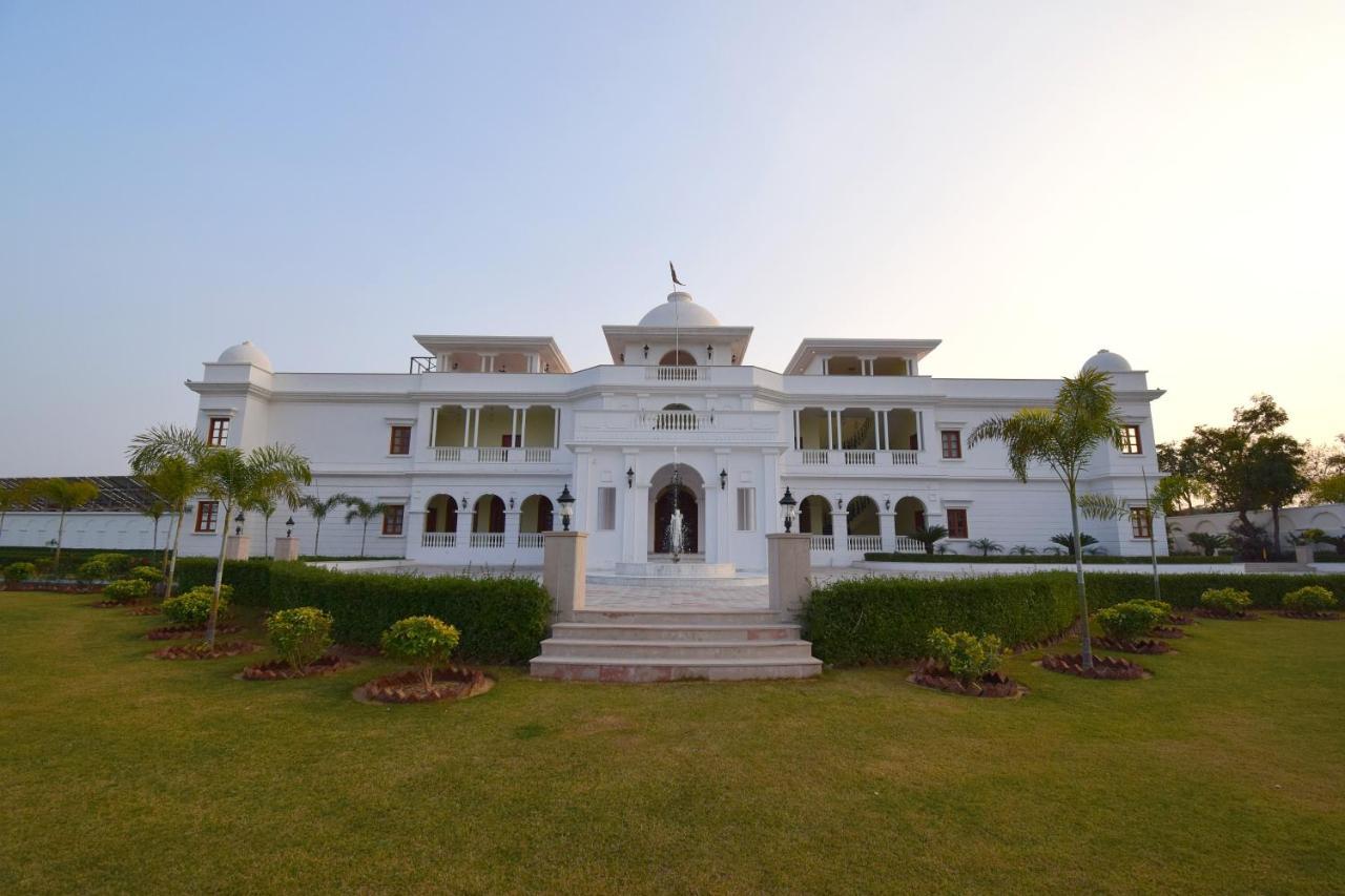 Umaid Farm Resort- A Legancy Vintage Stay In Джайпур Екстериор снимка